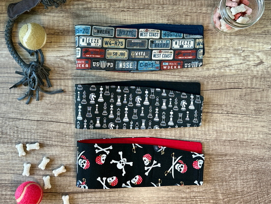 Belly Band (vintage license plates, chess pieces, Jolly Roger)